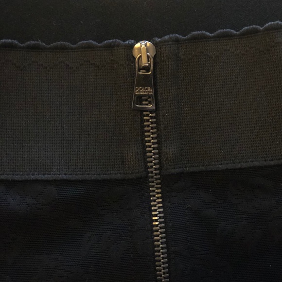 Dolce and Gabbana lingerie style pencil skirt - Picture 7 of 9